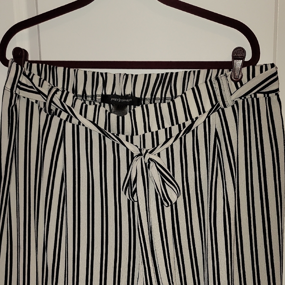 Ashley Stewart Black and White Wide Leg Pants Sz: 24 - Picture 3 of 4